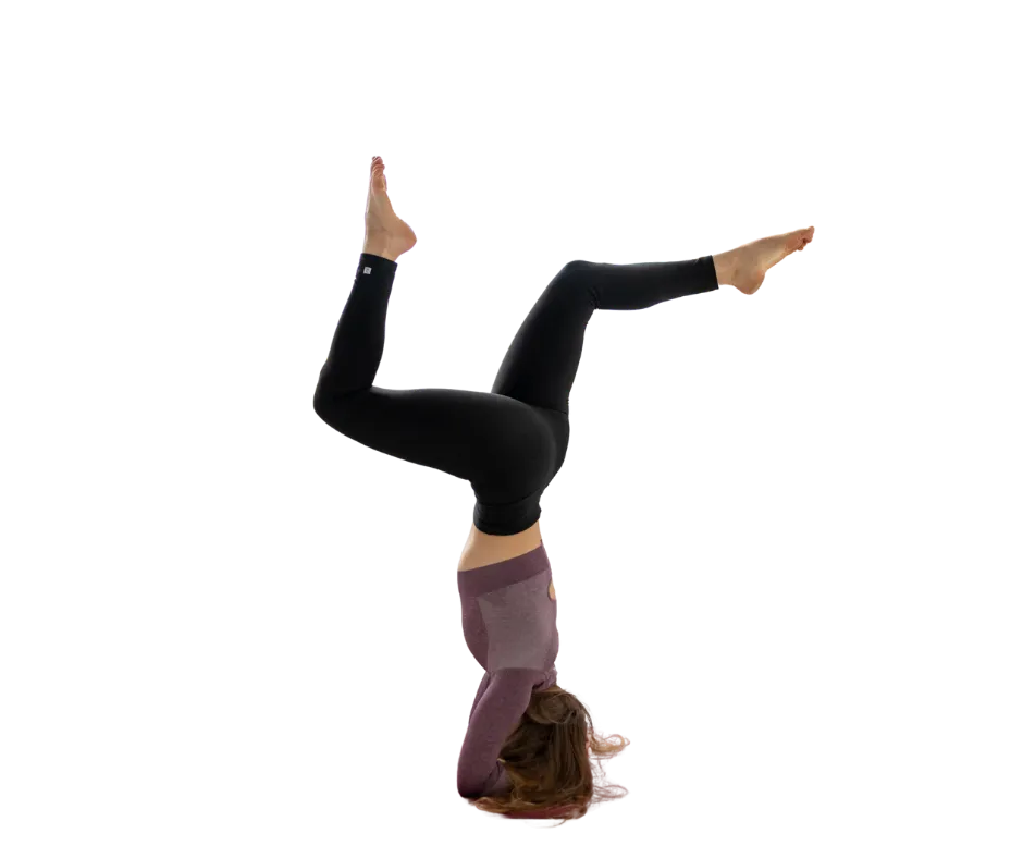 Žena, která dělá širšásanu.